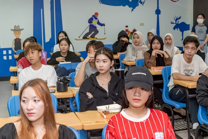 國際專修部大學銜接座談會圖片