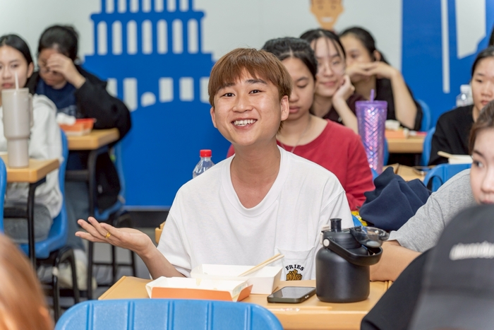 國際專修部大學銜接座談會圖片