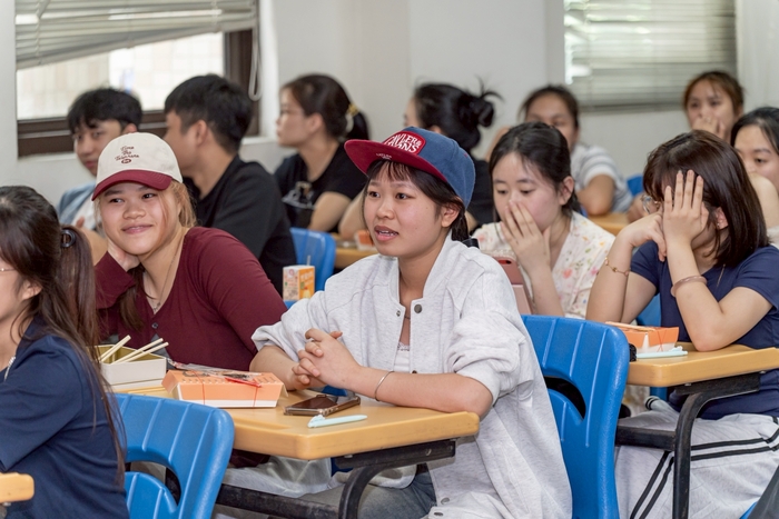 國際專修部大學銜接座談會圖片